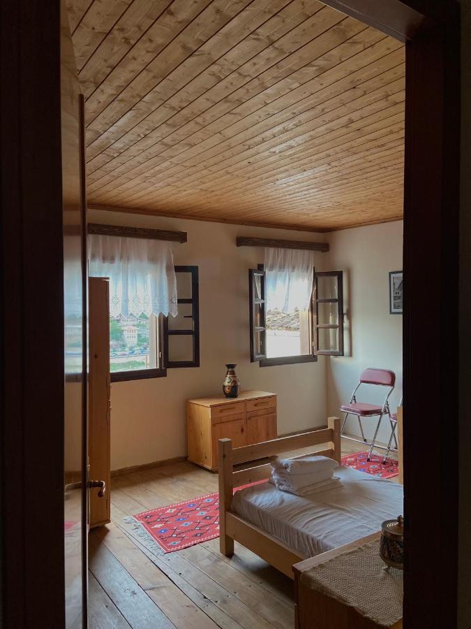 בראט Teo'S Guest House מראה חיצוני תמונה