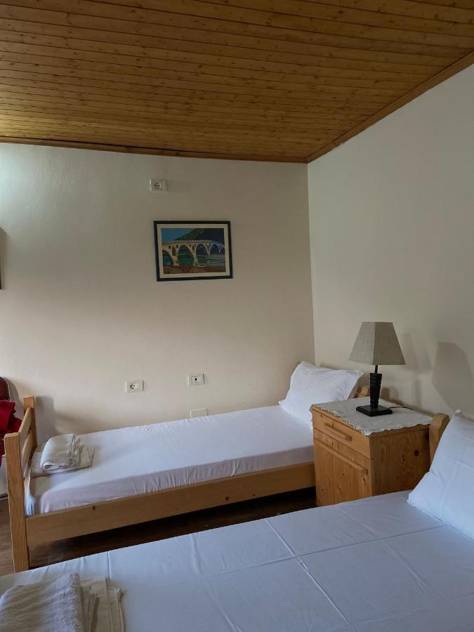 בראט Teo'S Guest House מראה חיצוני תמונה