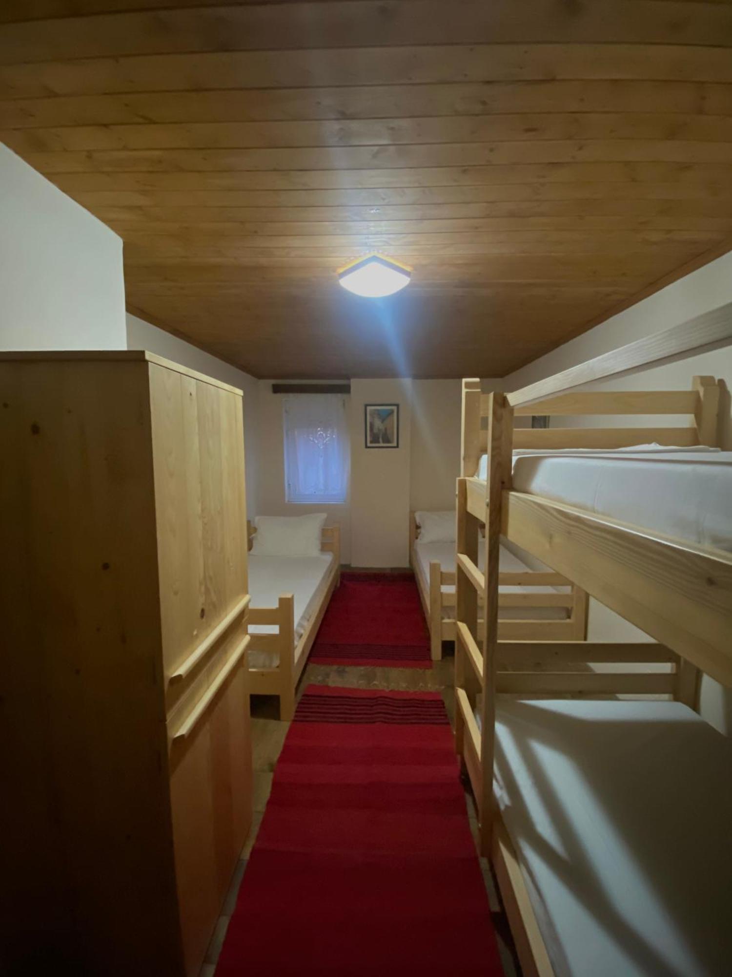 בראט Teo'S Guest House מראה חיצוני תמונה