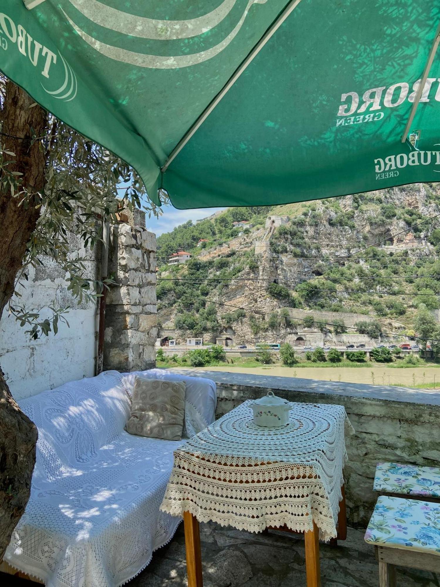 בראט Teo'S Guest House מראה חיצוני תמונה