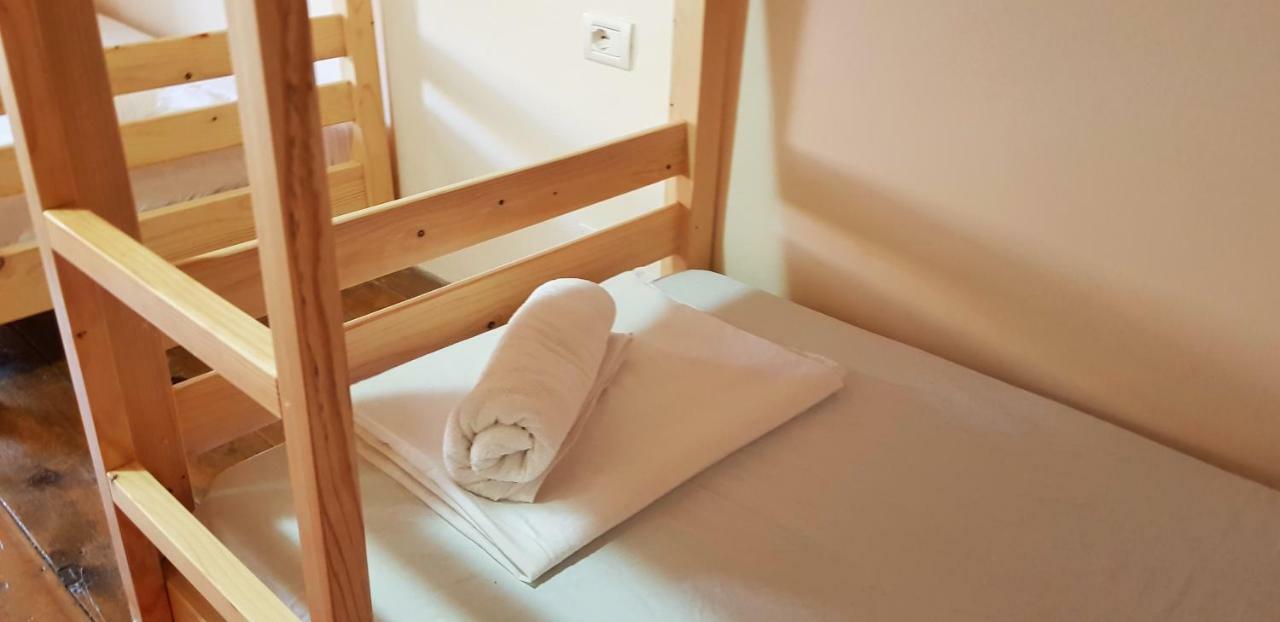 בראט Teo'S Guest House מראה חיצוני תמונה